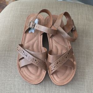 NEW Annie Comfort tan Laser-Cut Strappy Sandals
